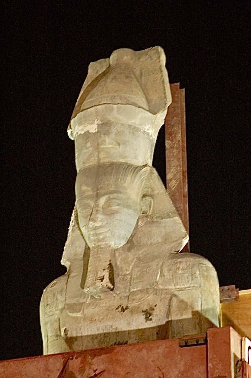 تمثال رمسيس إلى المتحف المصري الكبير