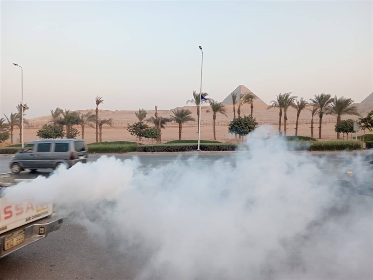 جانب من أعمال الرش البيئي