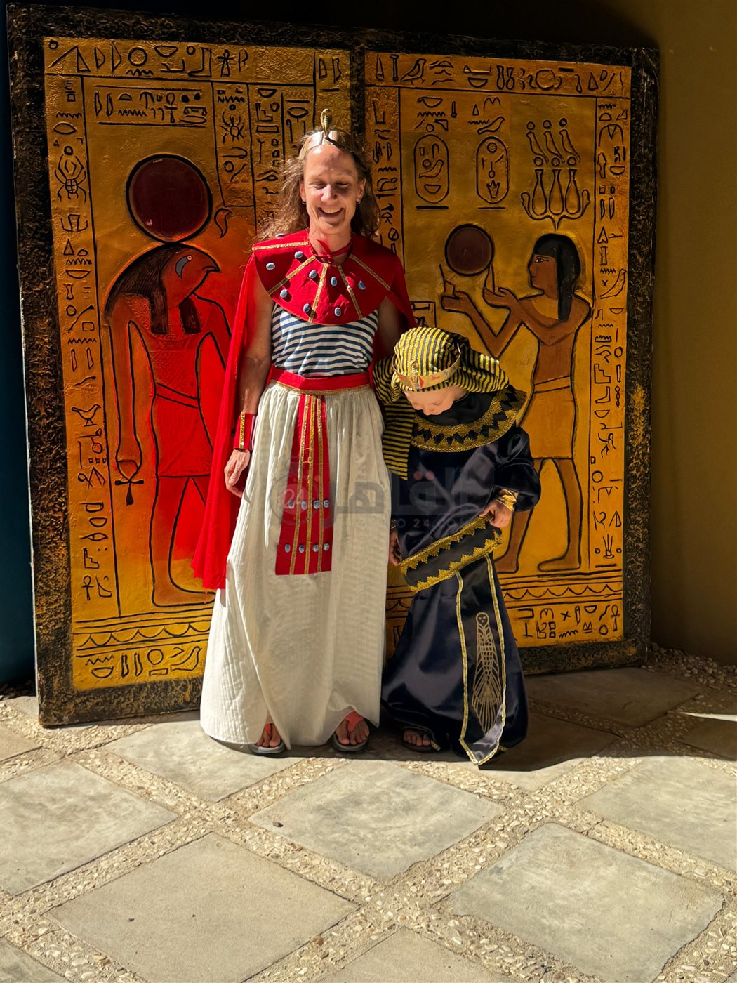 استقبال السفينة السياحية آرويا في مرسى علم بالزي الفرعوني