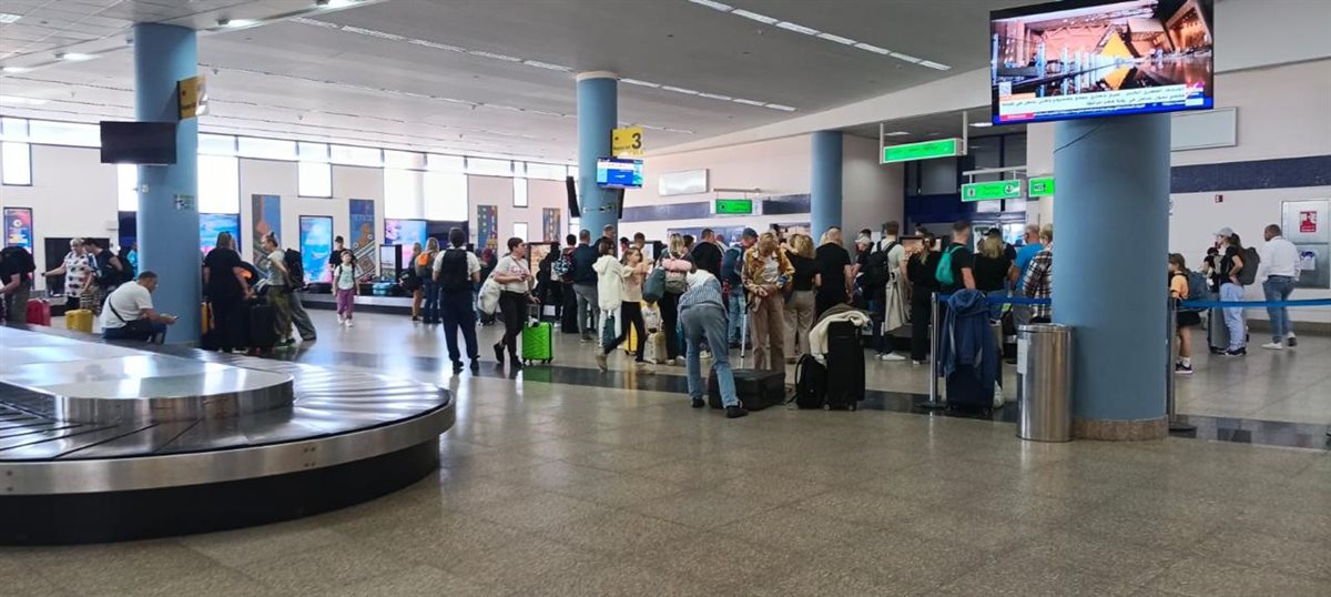 شاشات إضافية بمطار مرسى علم