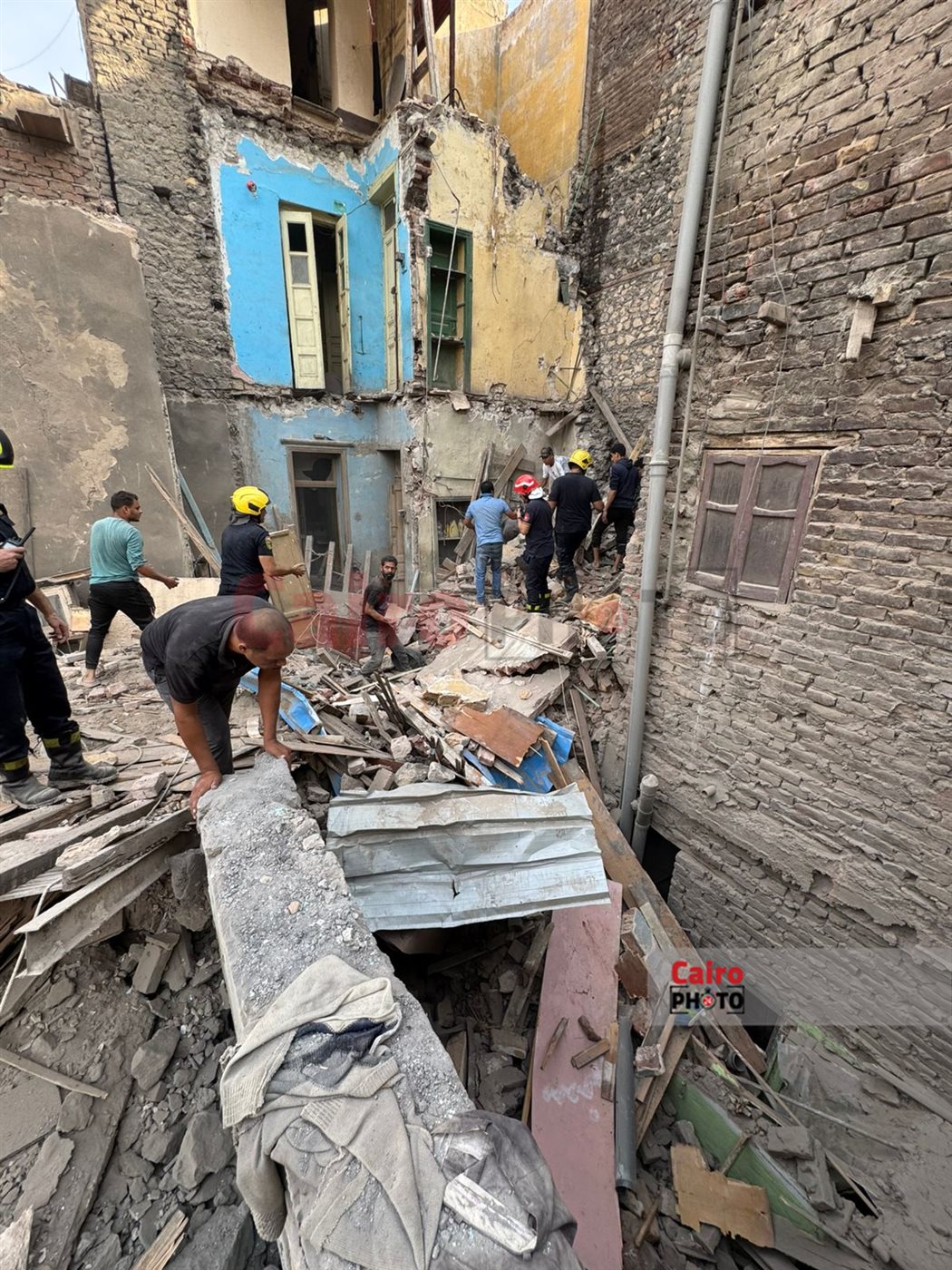 انهيار عقار روض الفرج (3)