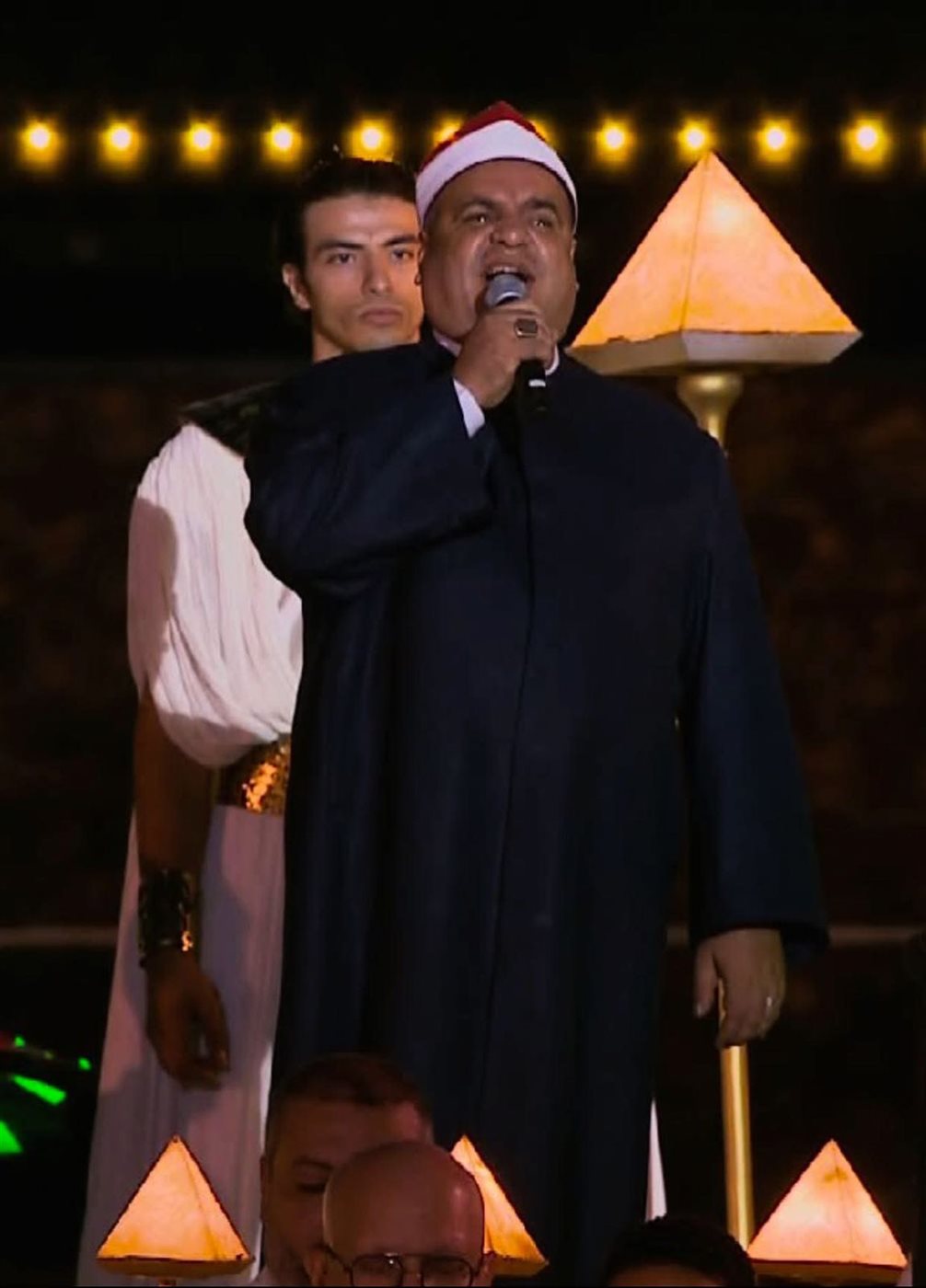 المنشد إيهاب يونس بعد ظهوره في افتتاح المتحف الكبير: فخر لي المشاركة أمام الرئيس عبدالفتاح السيسي.. 