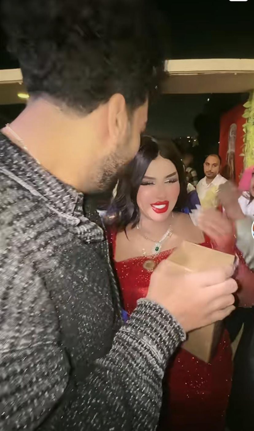 عودة المطرب إسماعيل الليثي لـ زوجته شيماء سعيد