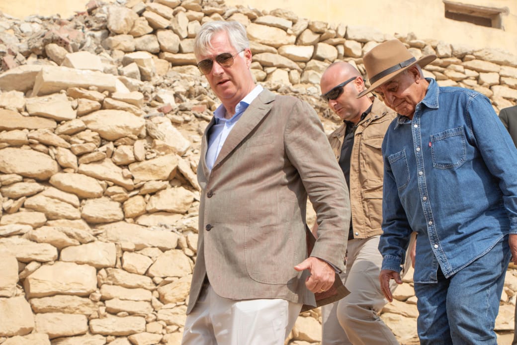 عالم الآثار زاهي حواس وملك بلجيكا 