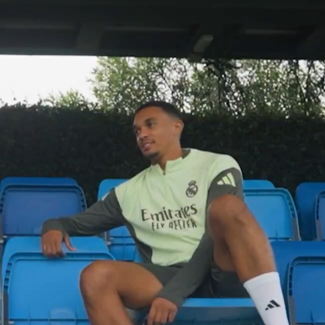 <strong>ترينت ألكسندر أرنولد لاعب ريال مدريد الحالي وليفربول سابقًا</strong>