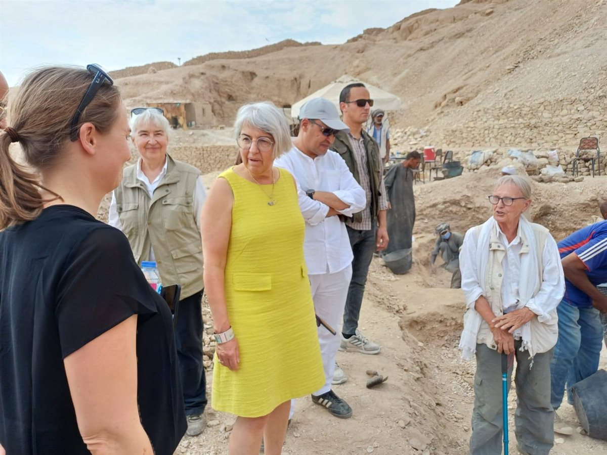 المستشارة الفيدرالية السويسرية تزور آثار الأقصر