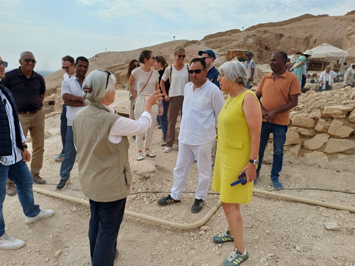 المستشارة الفيدرالية السويسرية تزور آثار الأقصر