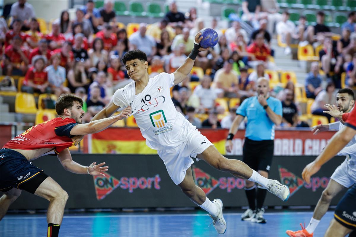 القنوات المفتوحة الناقلة لمشاهدة بث مباشر مباراة منتخب مصر وإسبانيا للناشئين في نهائي كأس العالم لكرة اليد