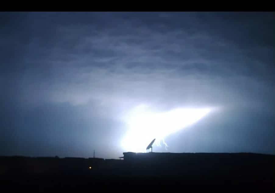 طقس المنيا - صورة حية لبرق أمس