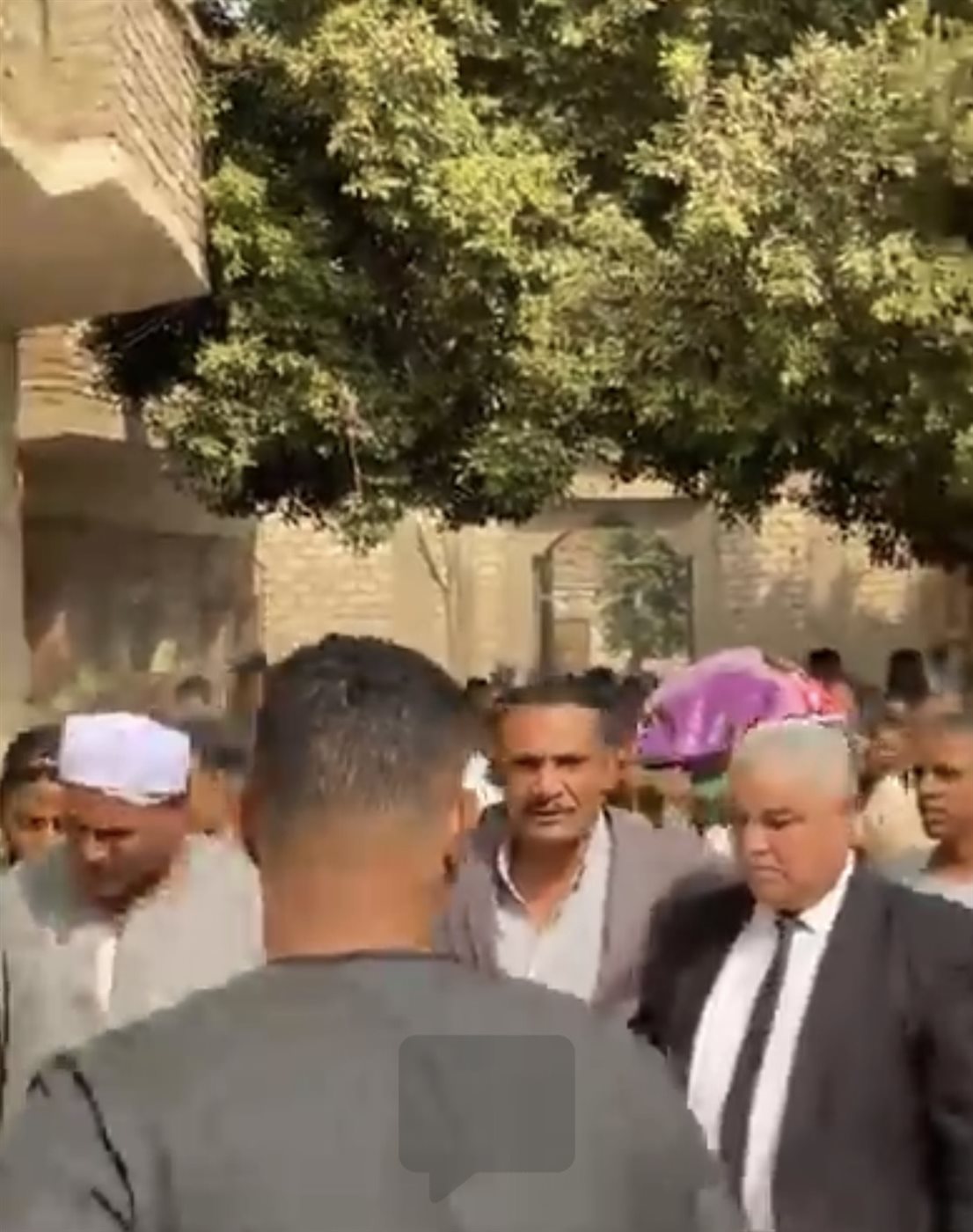 وكيل وزارة التربية والتعليم بالأقصر يتقدم المشيعين