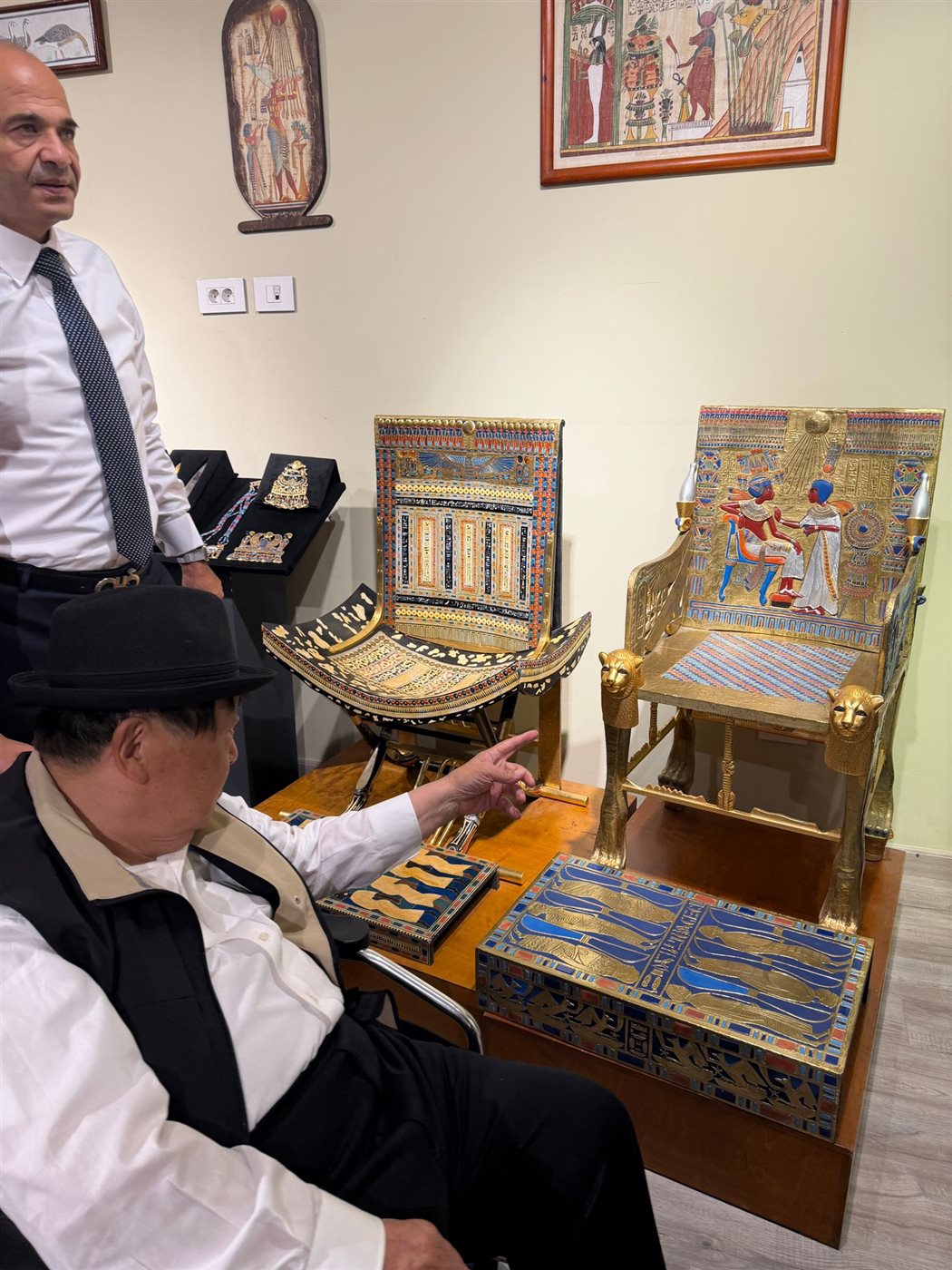 عالم الآثار الياباني يوشيمورا