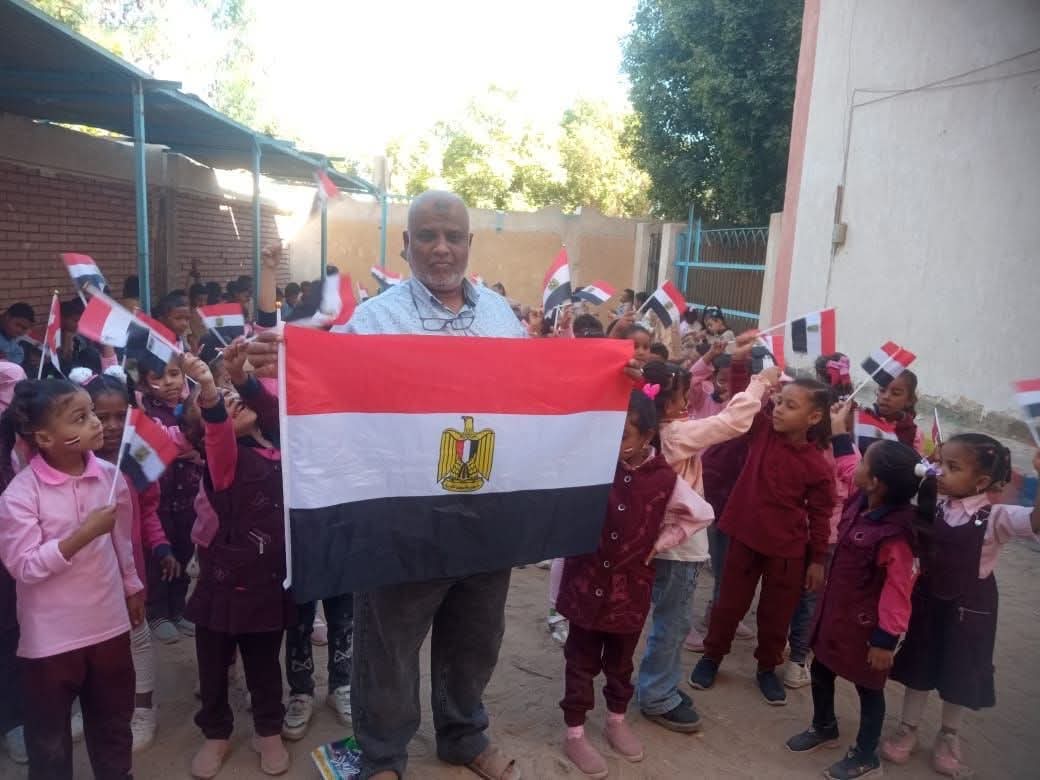 قبل وفاتة بيوم مع الطلاب يحتفل بافتتاح المتحف المصري 