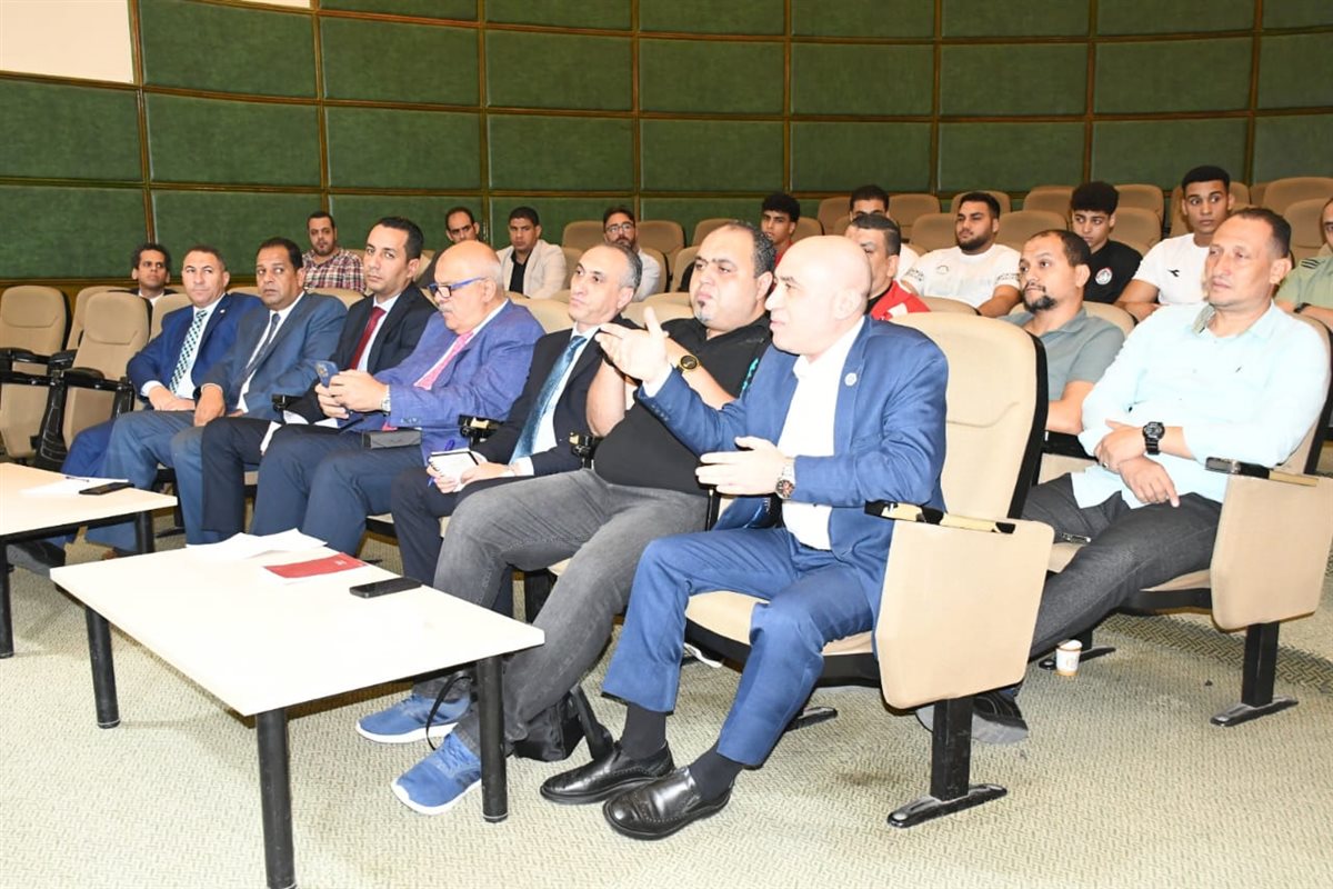 لقاء وزير الرياضة ورئيس اللجنة الأولمبية مع أبطال رفع الأثقال (1)