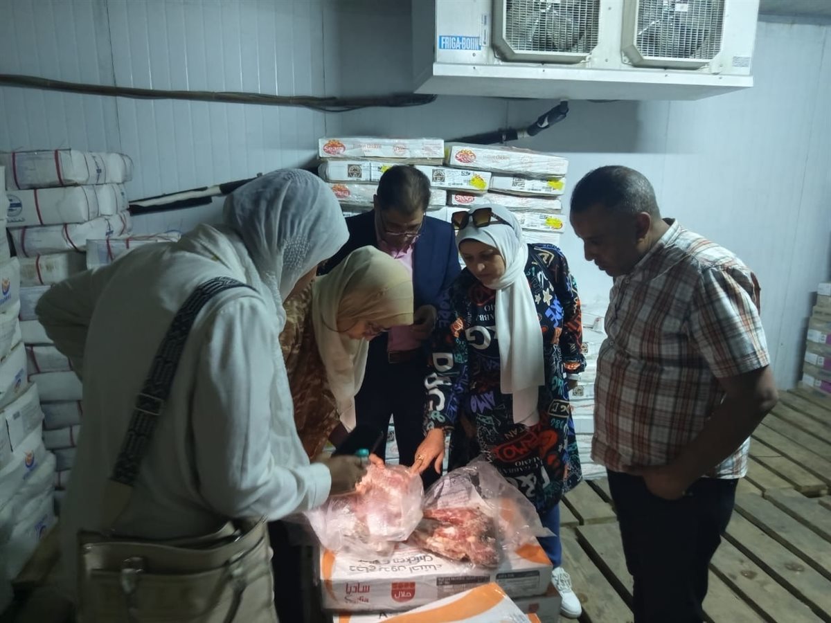 الطب البيطري بالأقصر يضبط دواجن فاسدة