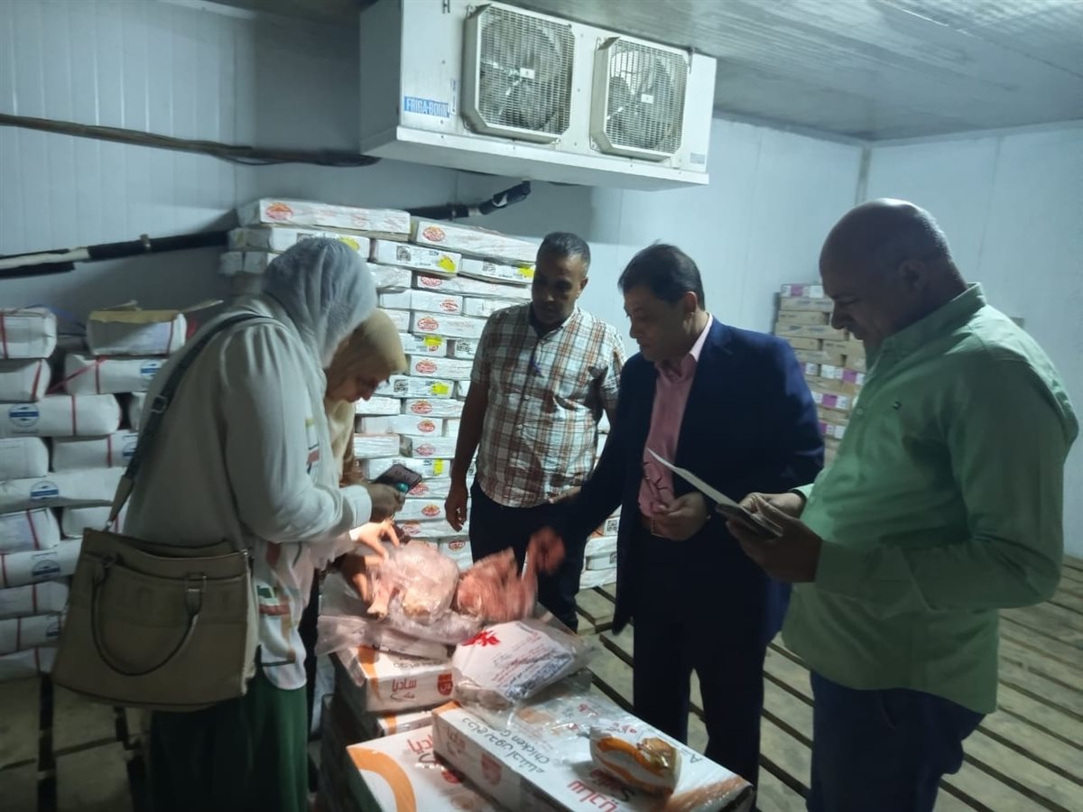 الطب البيطري بالأقصر يضبط دواجن فاسدة