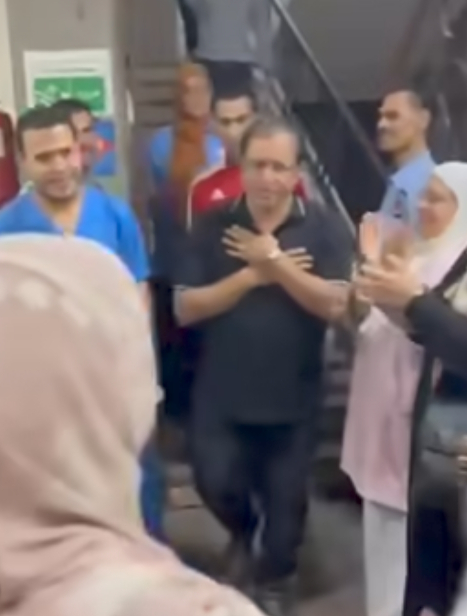 ممر شرفي لوداع مدير مستشفى سرس الليان 