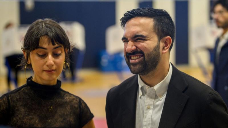 صور زهران ممداني وزوجته