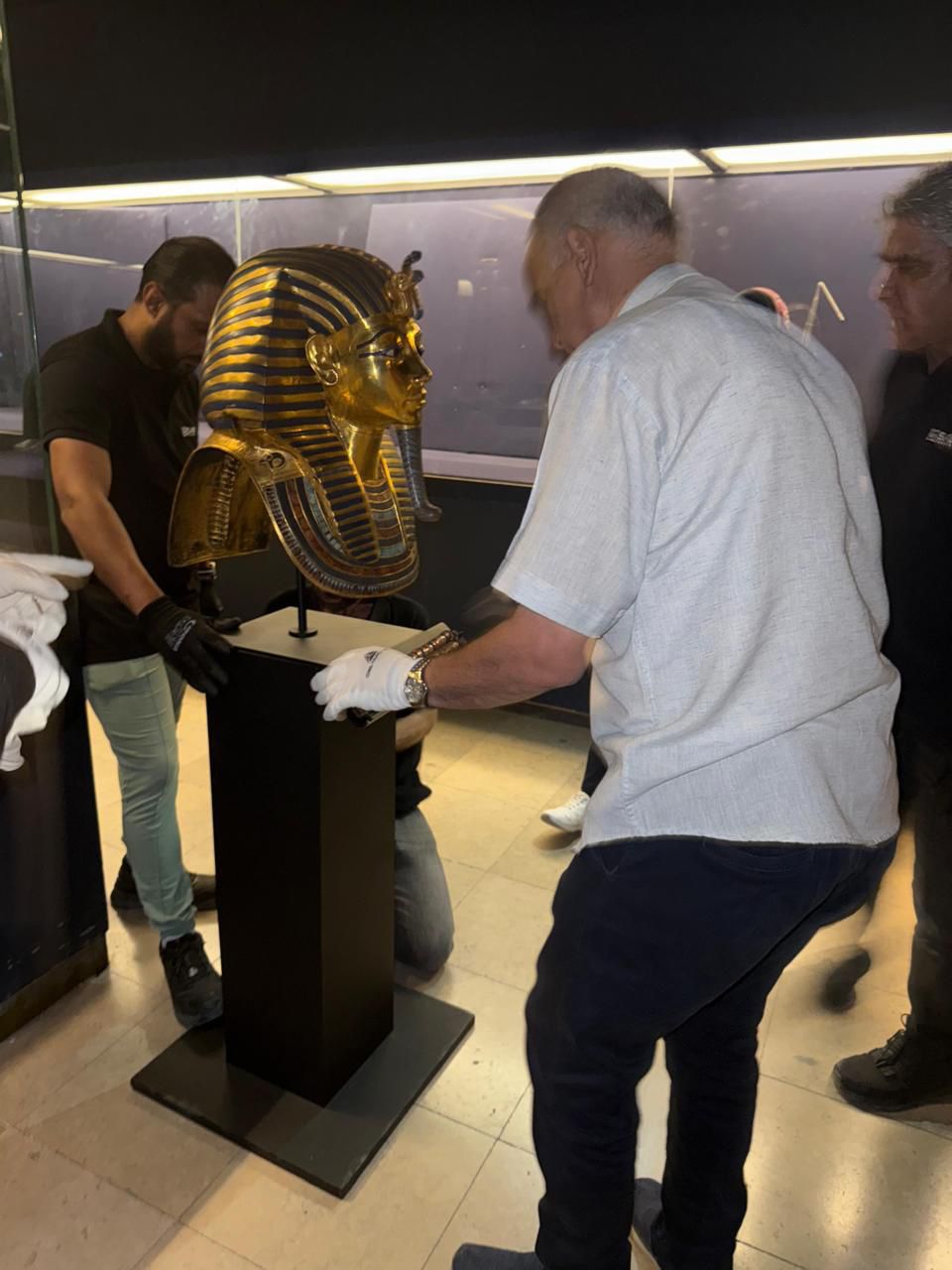 قناع الملك توت عنخ آمون