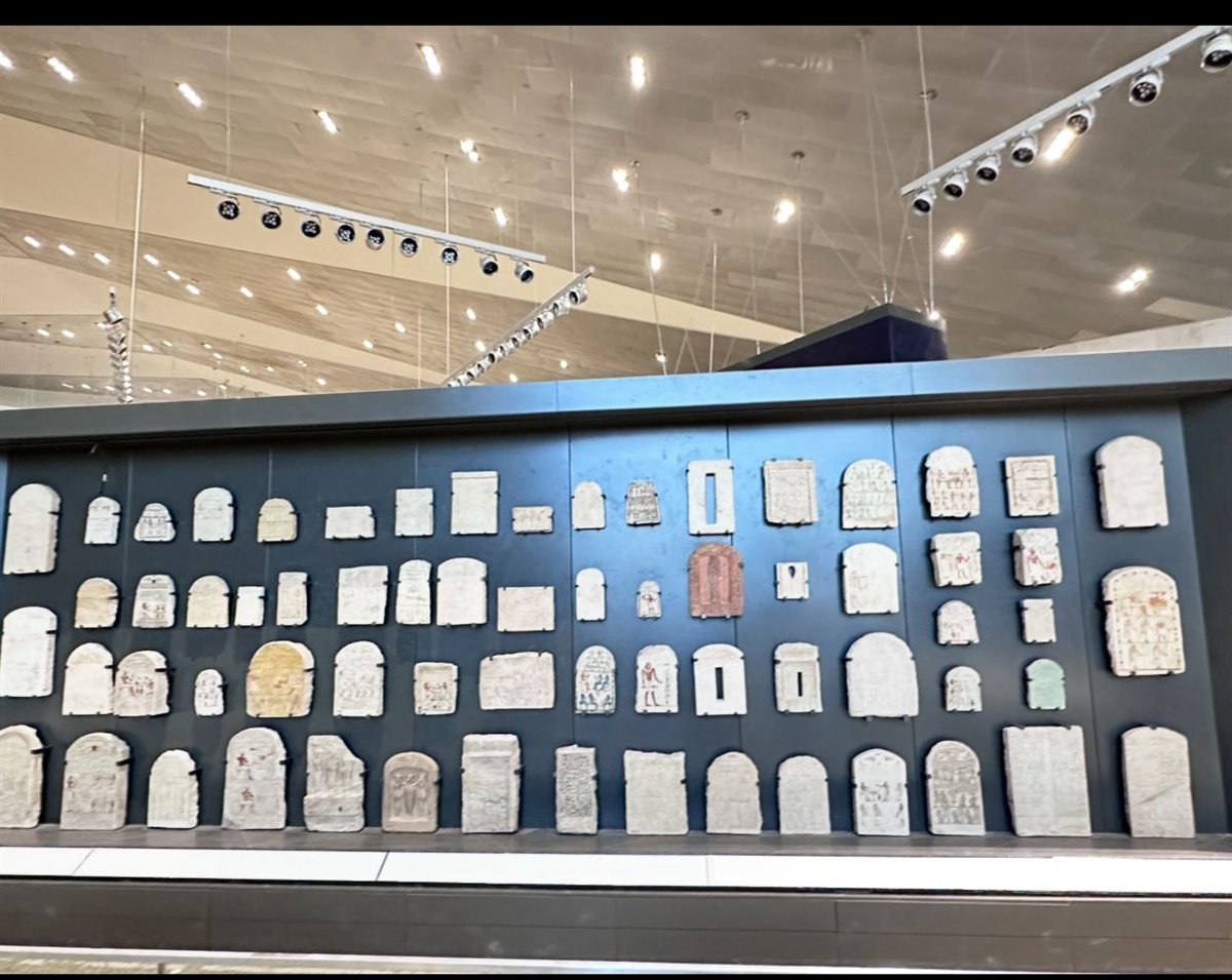 القطع الأثرية