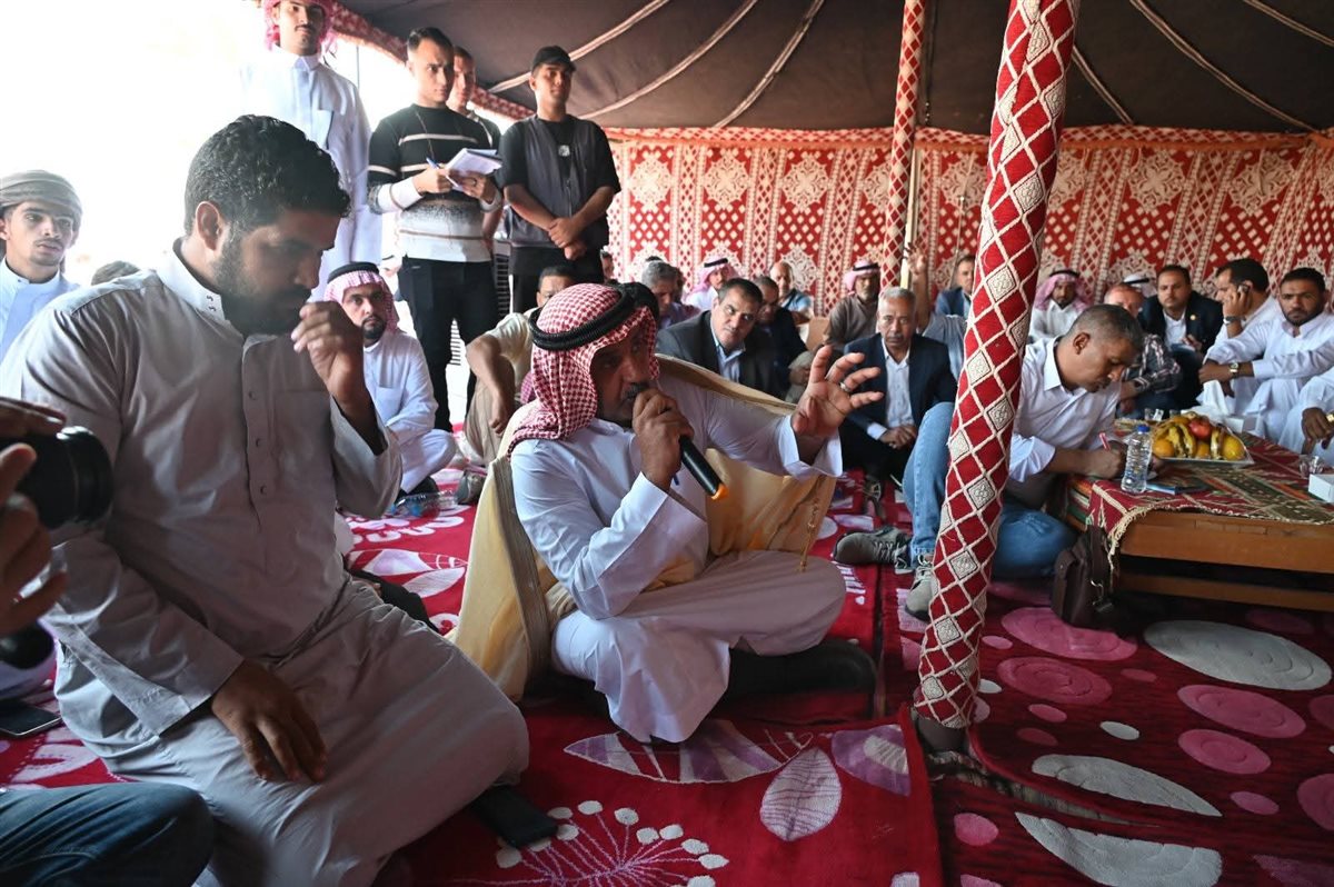 لقاء المحافظ