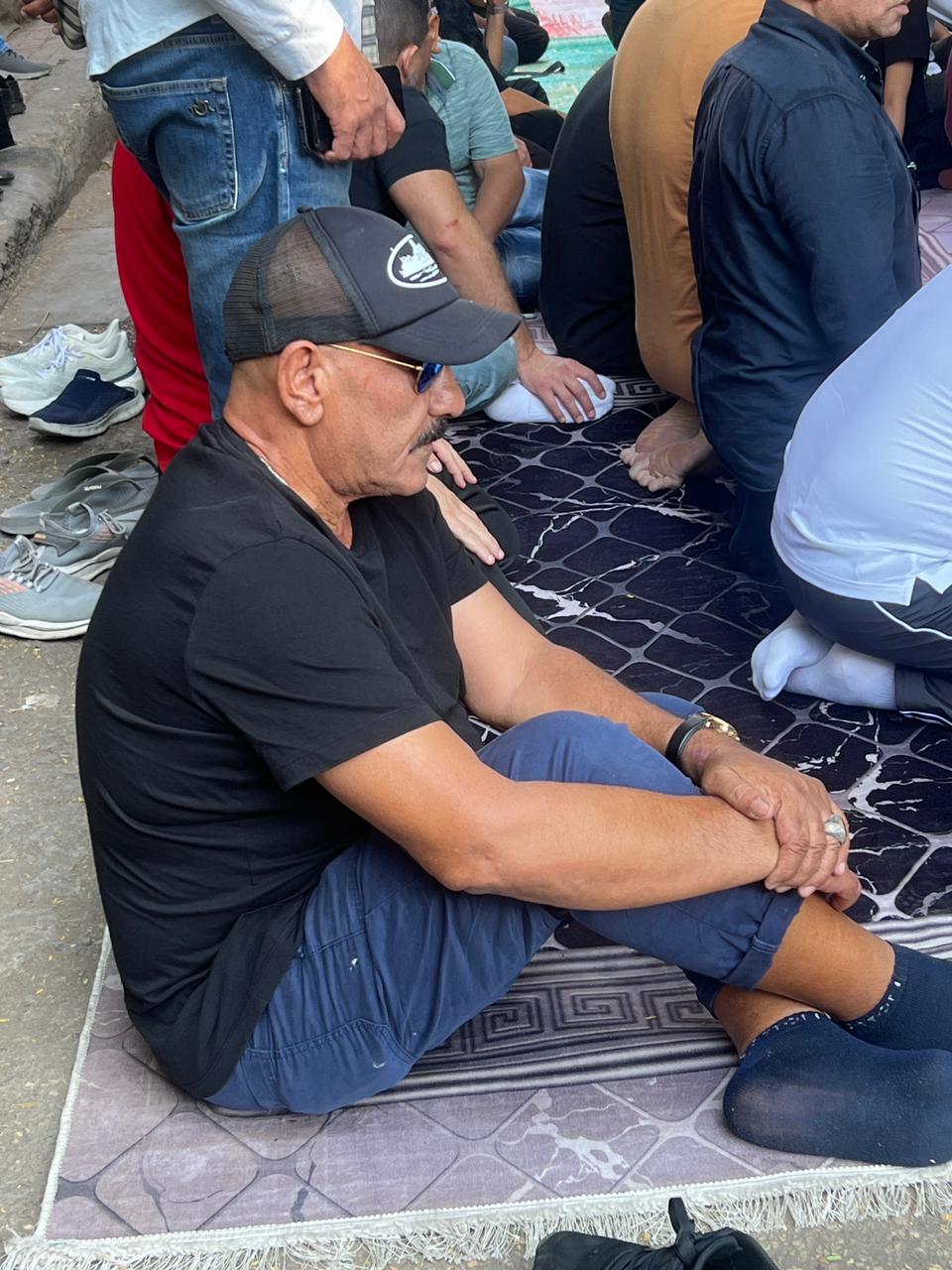 السبكي ومحمد لطفي أول الحضور لمسجد السراج المنير لإداء صلاة الجنازة على السيناريست أحمد عبد الله 