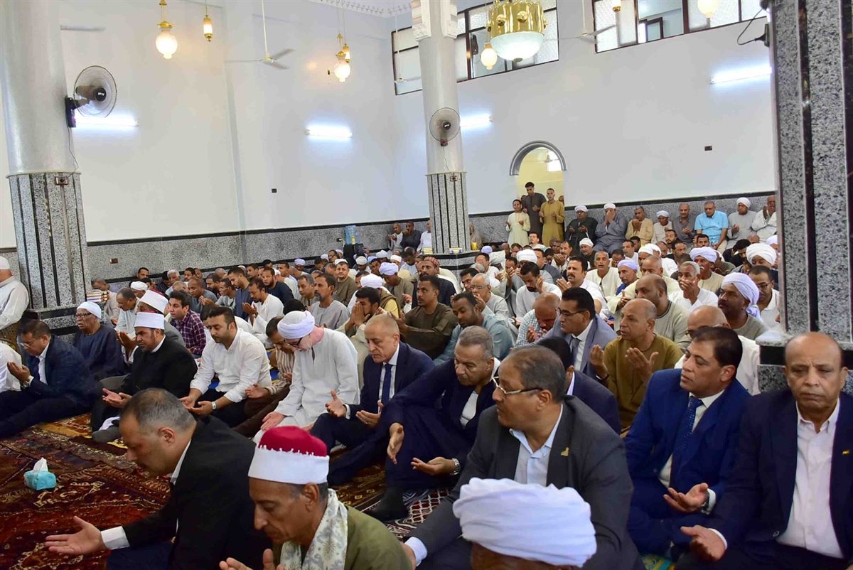 محافظ الأقصر يفتتح مسجد جديد