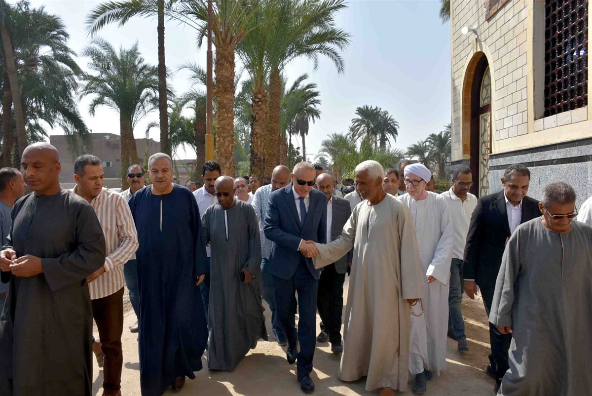 محافظ الأقصر يفتتح مسجد جديد