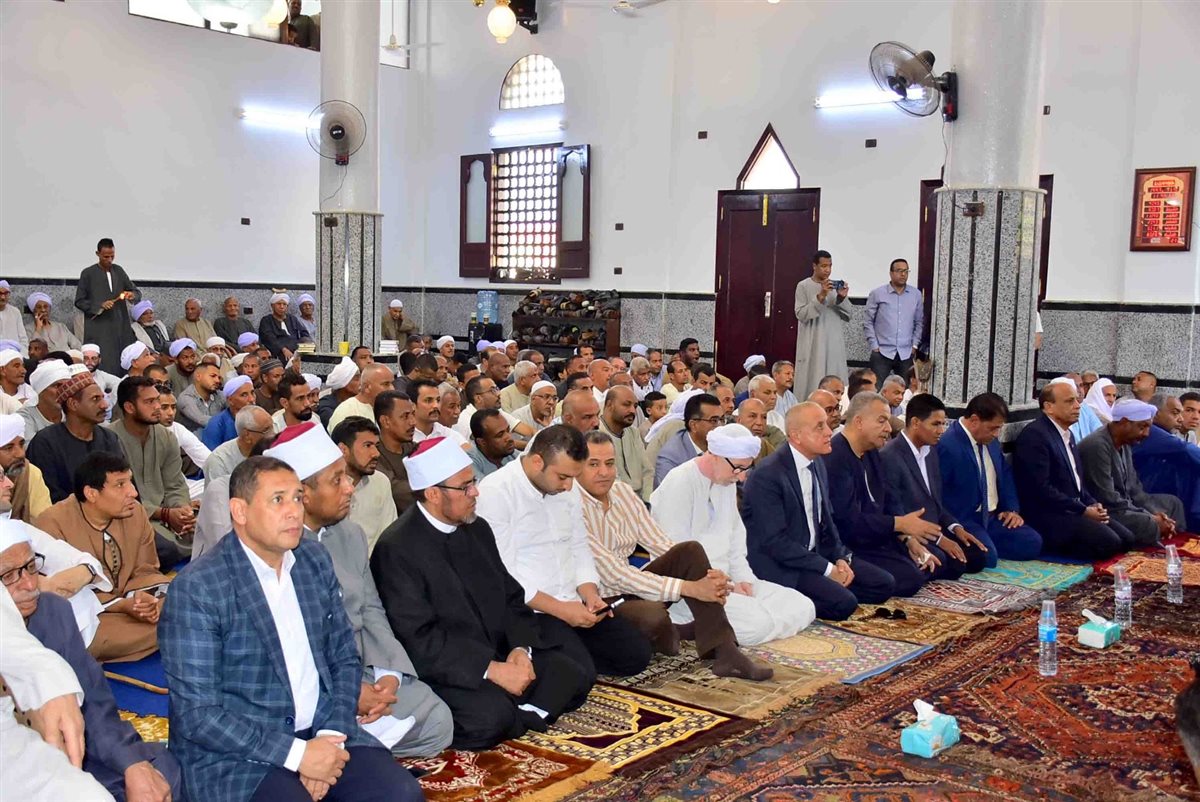 محافظ الأقصر يفتتح مسجد جديد