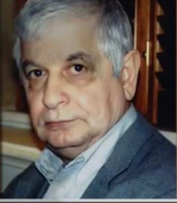 الكاتب احمد عثمان