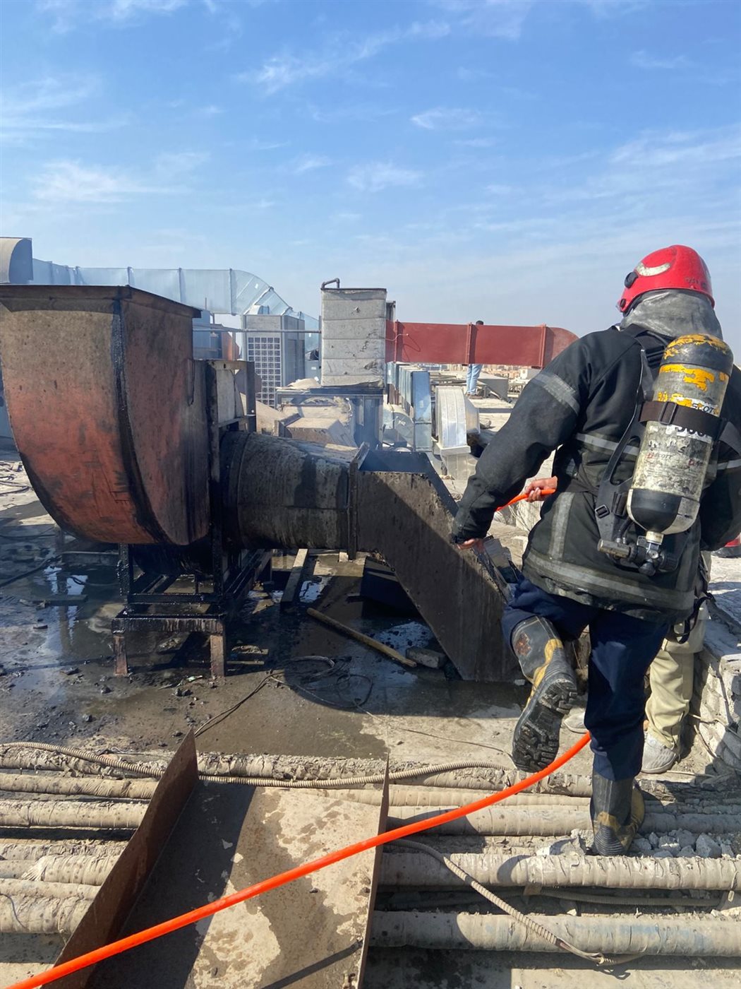 السيطرة على حريق مدخنة بمطعم المحمدي بمول ارابيلا بلازا بالتجمع الخامس