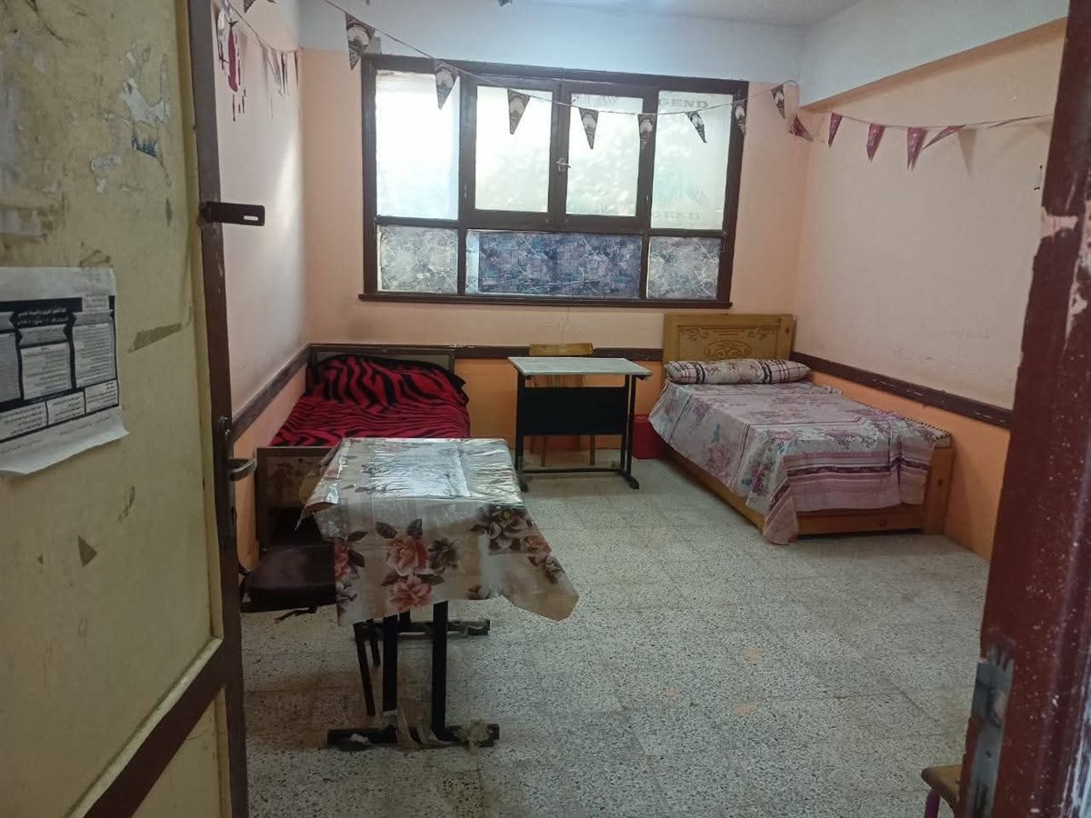 تجهيز اللجان فى مدارس طاميه بالفيوم استعدادا للانتخابات مجلس النواب.. صور