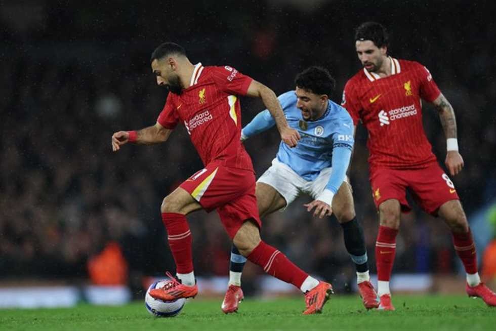 القنوات الناقلة لمشاهدة بث مباشر مباراة مانشستر سيتي وليفربول الآن في كلاسيكو الدوري الإنجليزي الممتاز