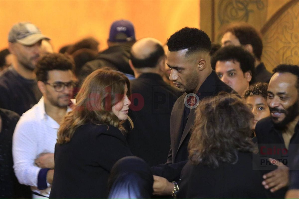 نجوم الفن يقدمون واجب العزاء في والد محمد رمضان بمسجد الشرطة بالشيخ زايد