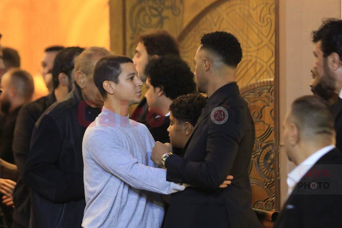 نجوم الفن يقدمون واجب العزاء في والد محمد رمضان بمسجد الشرطة بالشيخ زايد