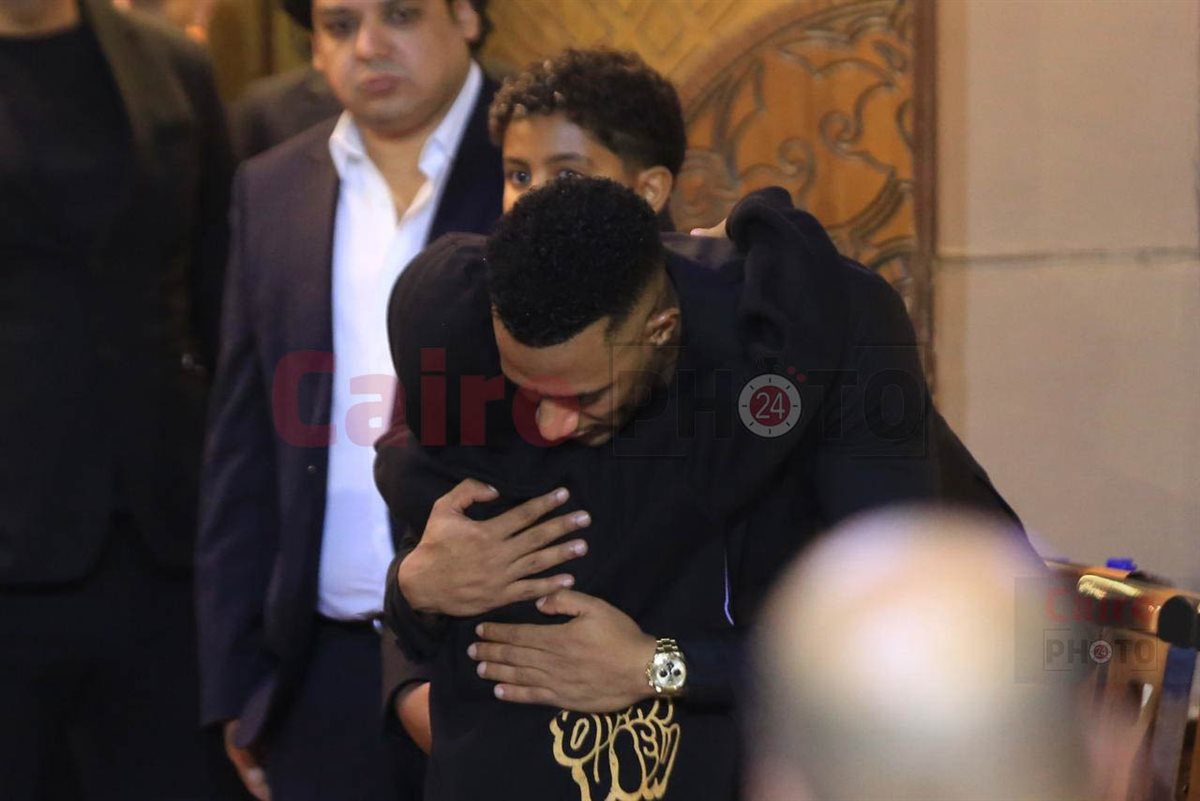 نجوم الفن يقدمون واجب العزاء في والد محمد رمضان بمسجد الشرطة بالشيخ زايد