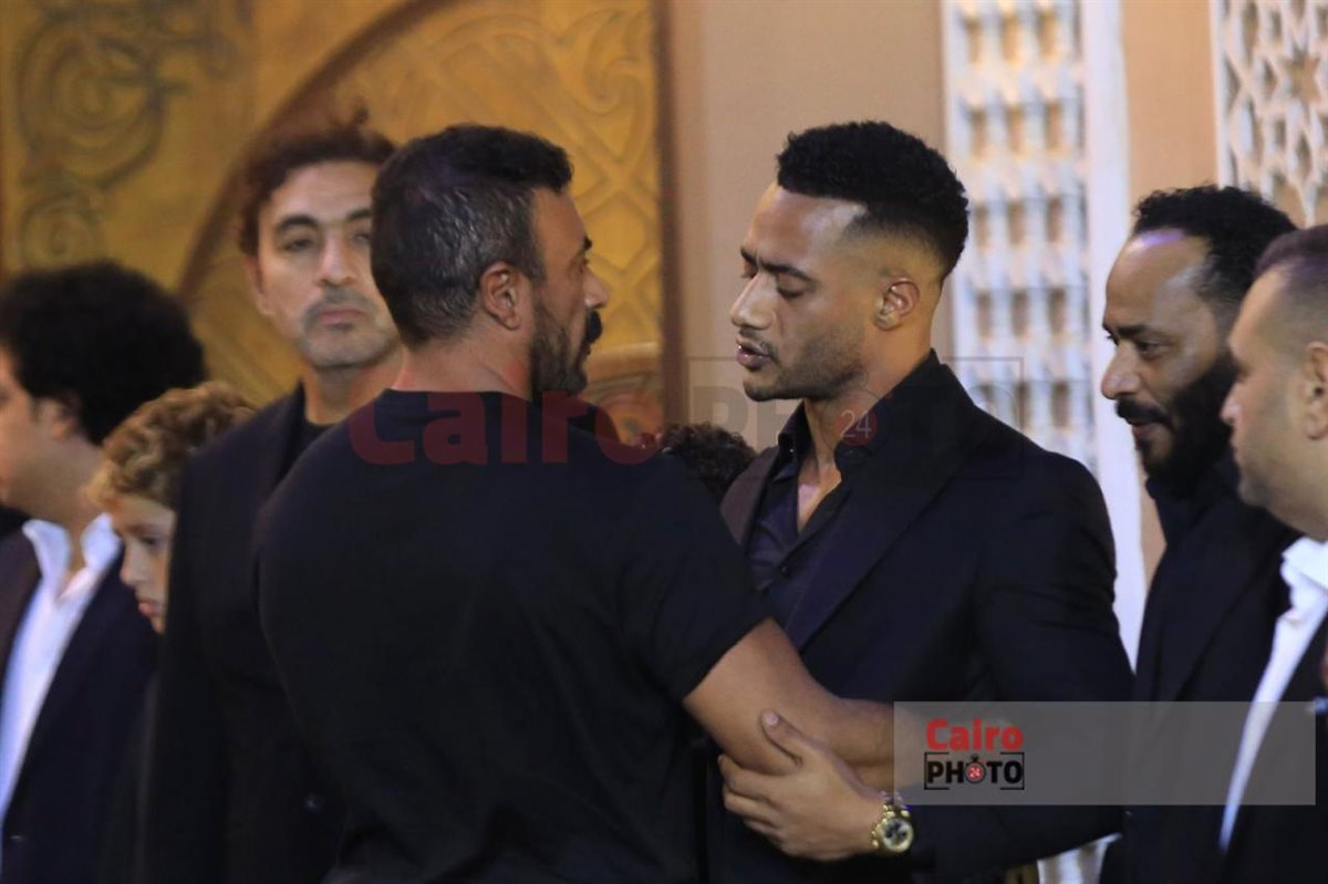 نجوم الفن يقدمون واجب العزاء في والد محمد رمضان بمسجد الشرطة بالشيخ زايد