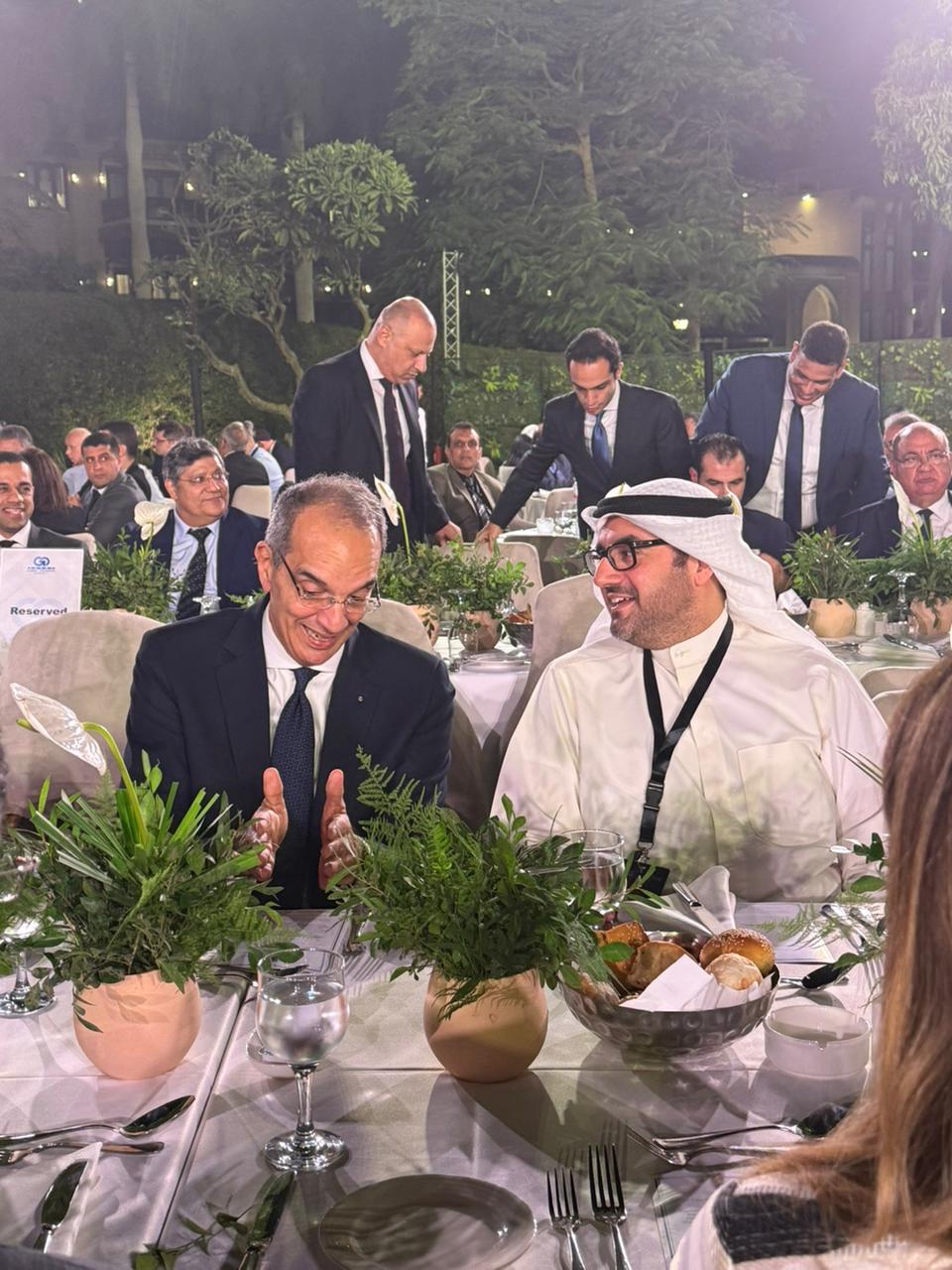 وزير الاتصالات والرئيس التنفيذي لمجموعة الشايع