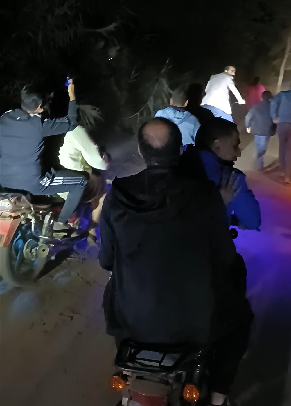 مرشح بالمنوفية يجوب المناطق الزراعية بالدراجة