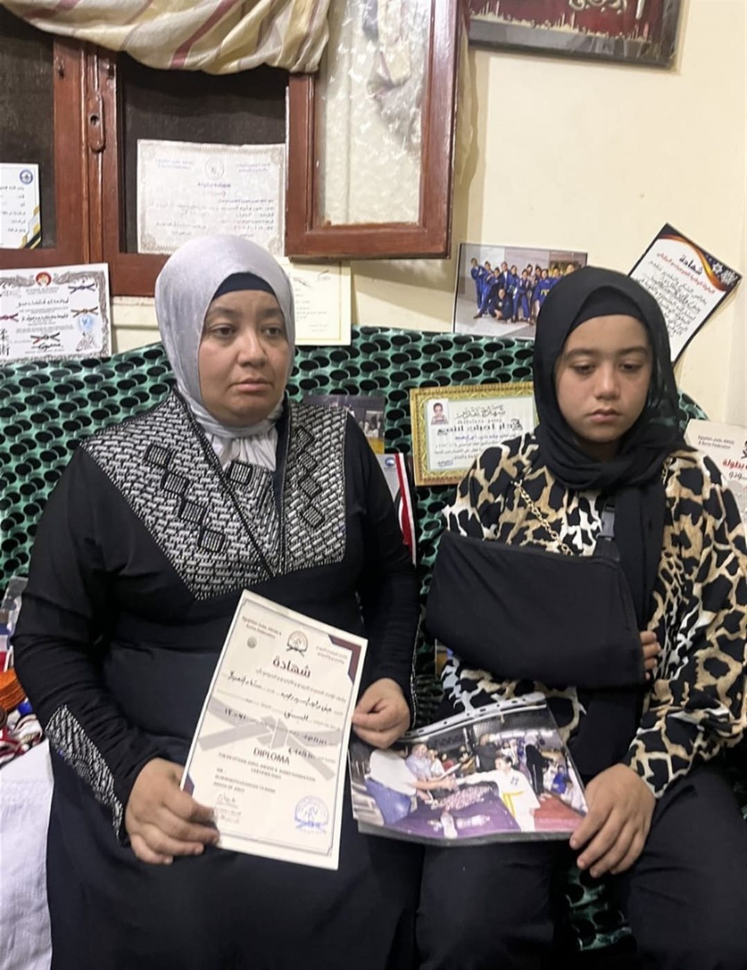 ولية أمر تتهم مُعلمة بالاعتداء على ابنتها وإصابتها بفصل في الترقوة بالمنصورة