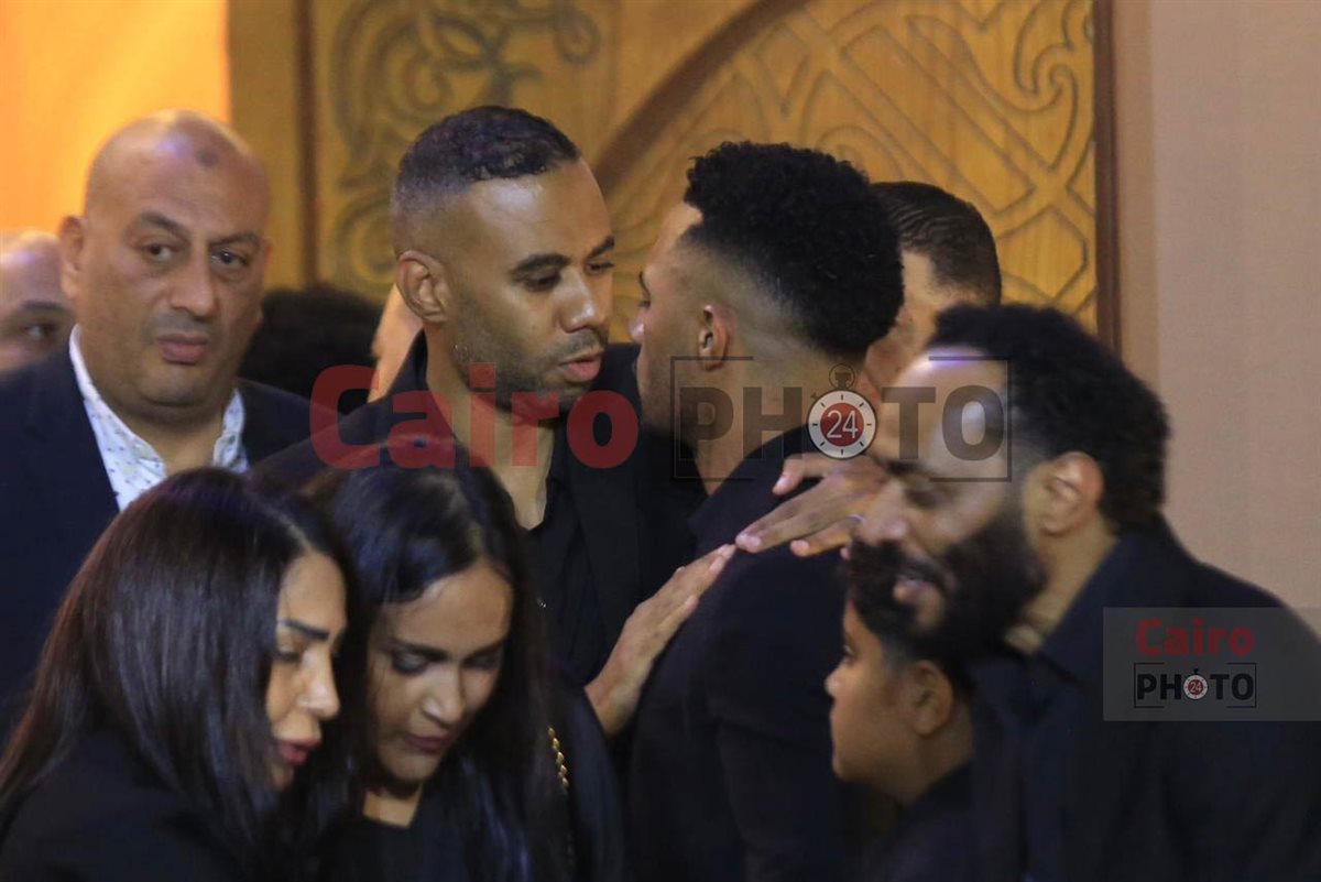 نجوم الفن والإعلام في عزاء والد محمد رمضان بمسجد الشرطة بالشيخ زايد