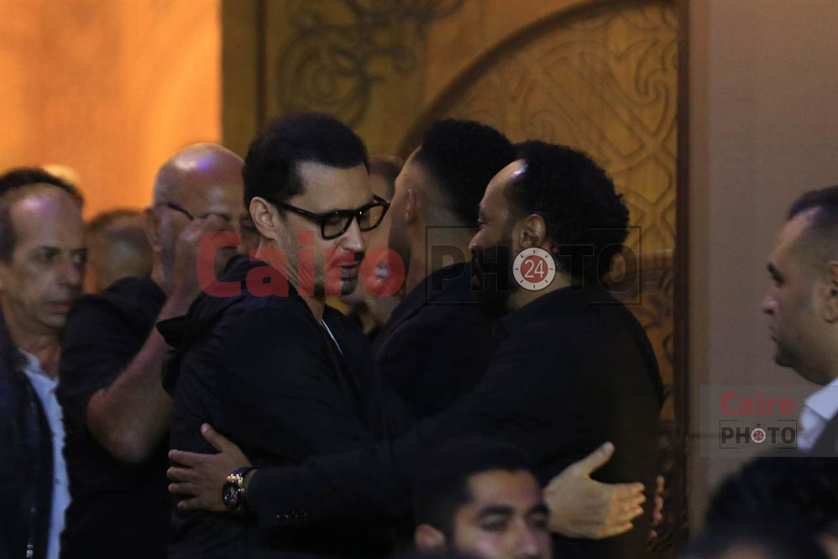 نجوم الفن والإعلام في عزاء والد محمد رمضان بمسجد الشرطة بالشيخ زايد