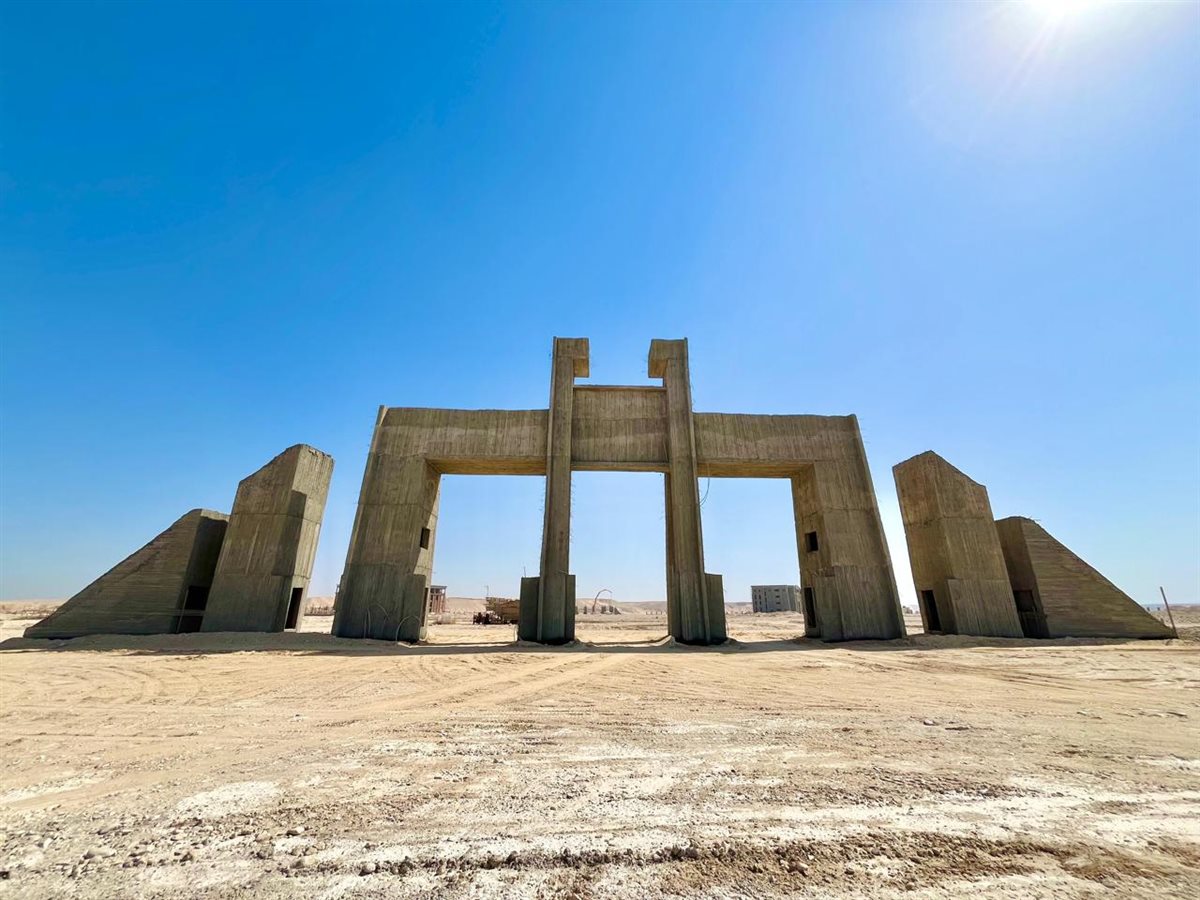 وزير التعليم العالي ومحافظ الأقصر يتفقدان مشروعات تعليمية وصحية بتكلفة 2.3 مليار جنيه