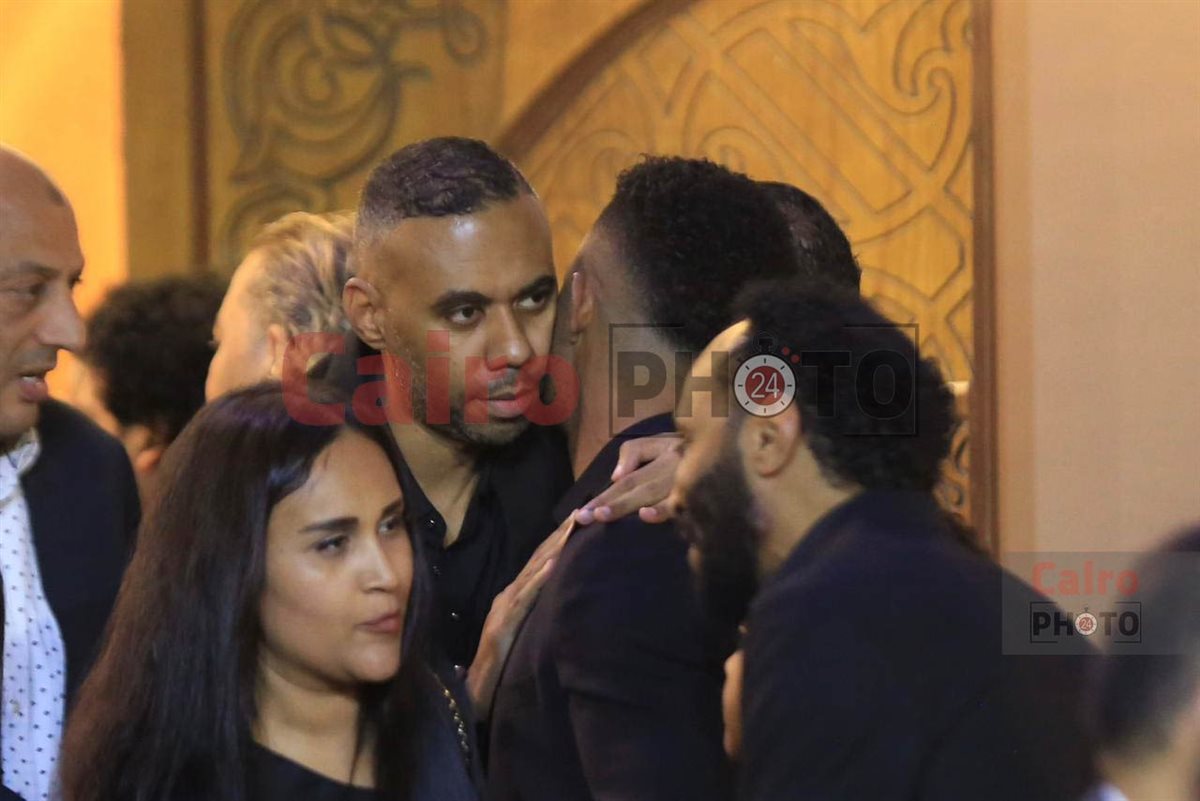 نجوم الفن والإعلام في عزاء والد محمد رمضان بمسجد الشرطة بالشيخ زايد