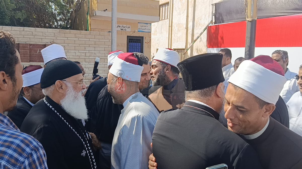 رجال الدين الإسلامي والمسيحي أمام اللجان الانتخابية بالغردقة