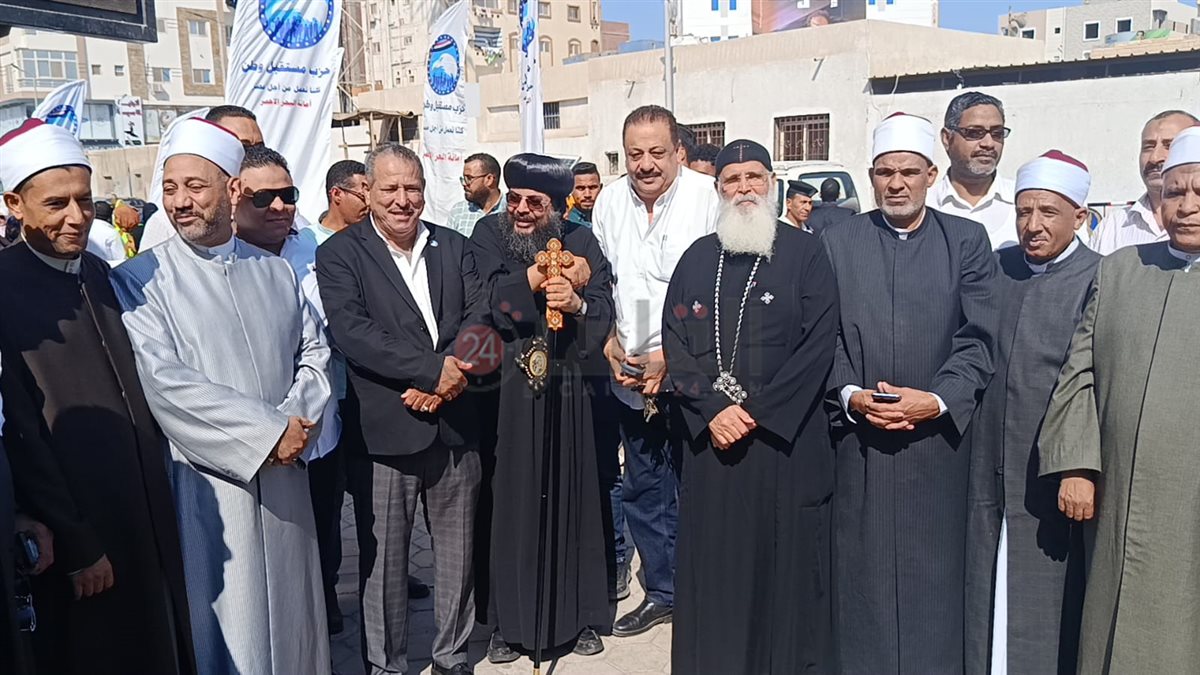 رجال الدين الإسلامي والمسيحي أمام اللجان الانتخابية بالغردقة