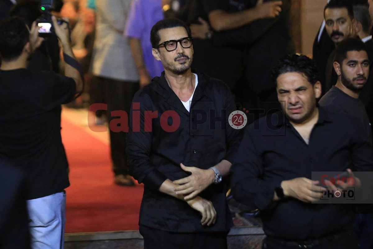 نجوم الفن والإعلام في عزاء والد محمد رمضان بمسجد الشرطة بالشيخ زايد