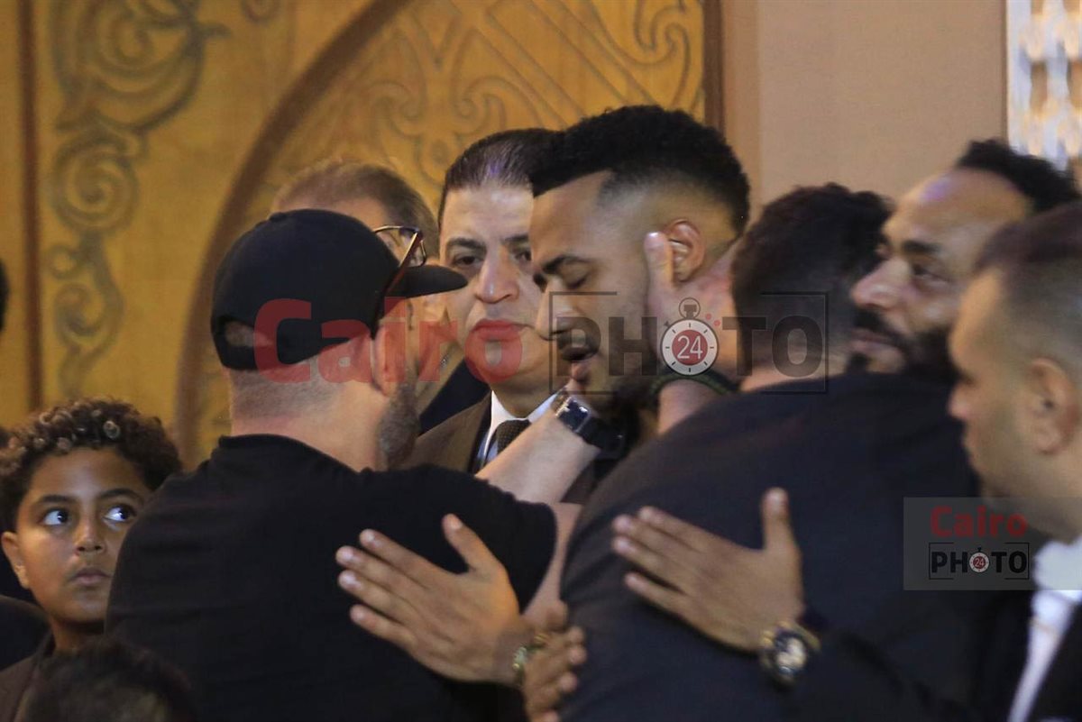 نجوم الفن والإعلام في عزاء والد محمد رمضان بمسجد الشرطة بالشيخ زايد