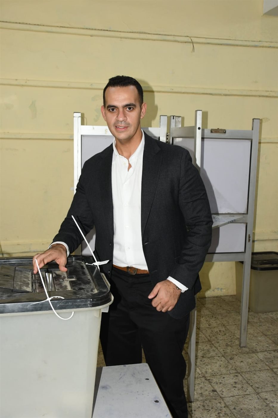 <strong>النائب محمود هشام توشكى يدلي بصوته في انتخابات النواب</strong>