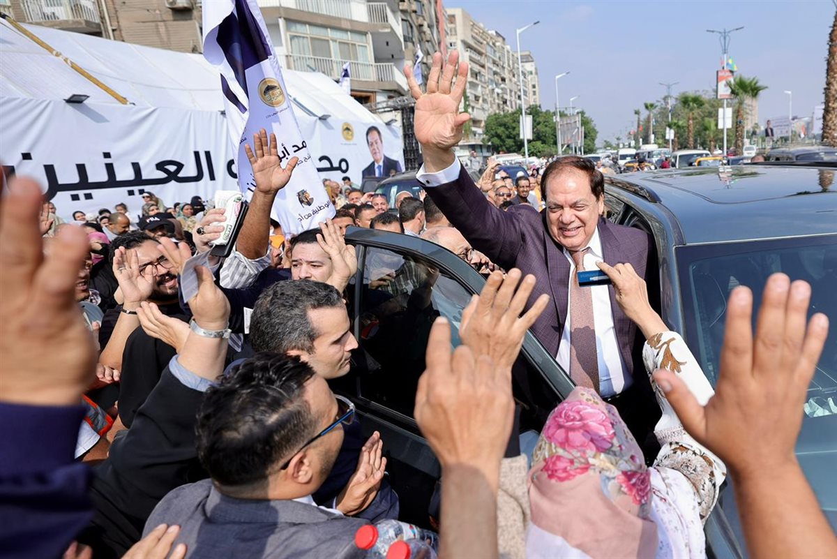 <strong>النائب محمد أبو العينين يدلي بصوته في انتخابات مجلس النواب</strong>