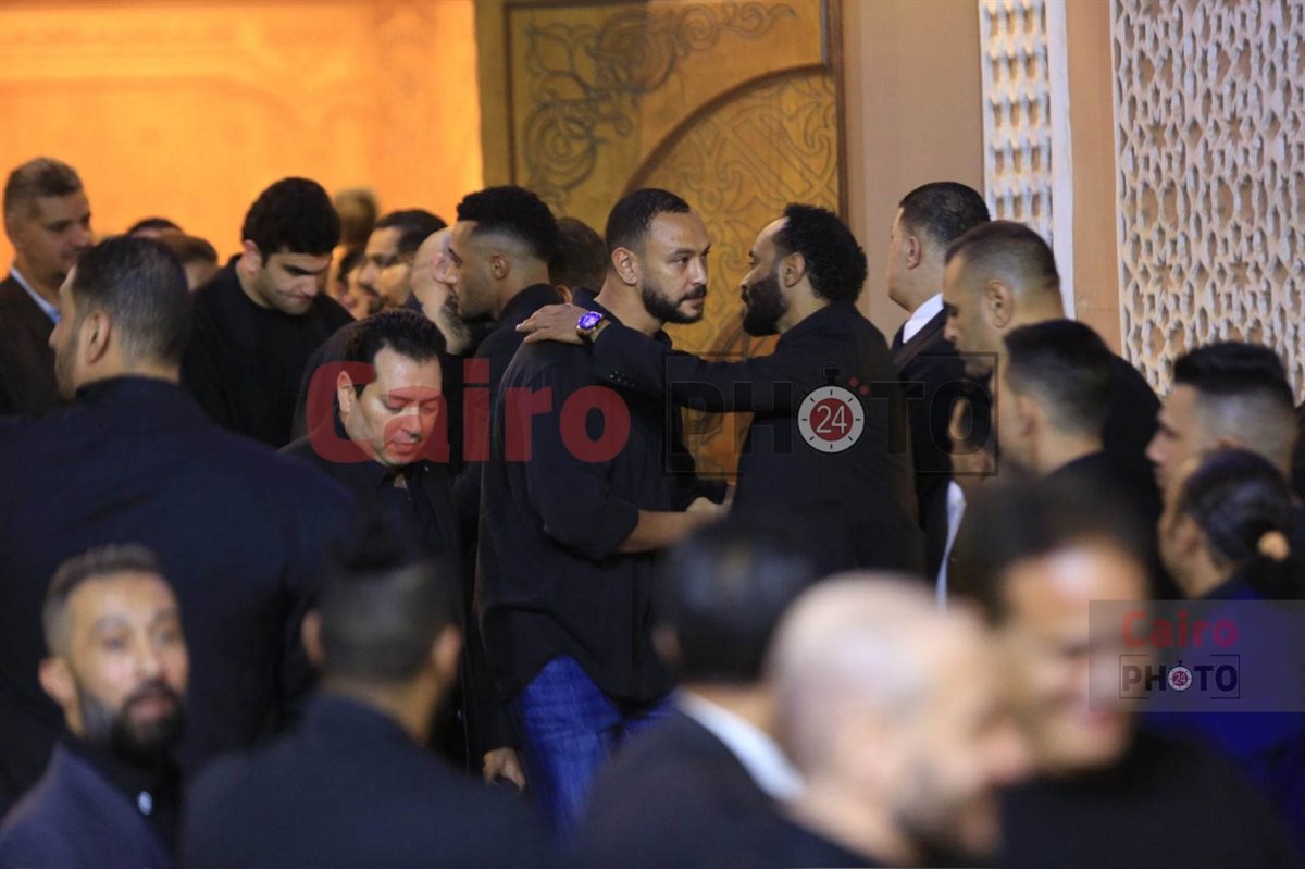 بعد حديث الانفصال.. أول ظهور لـ هنادي مهنا وأحمد خالد صالح في عزاء والد محمد رمضان